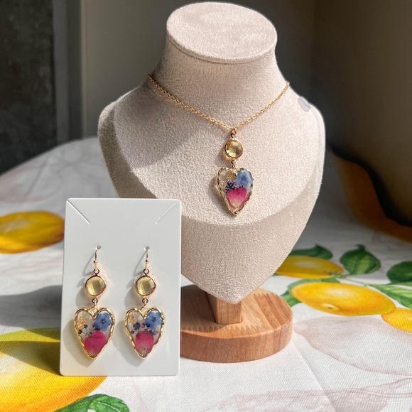 Floral Flower Petals Colorful Summer Abstract Resin Heart Earrings - Picture 8 of 9